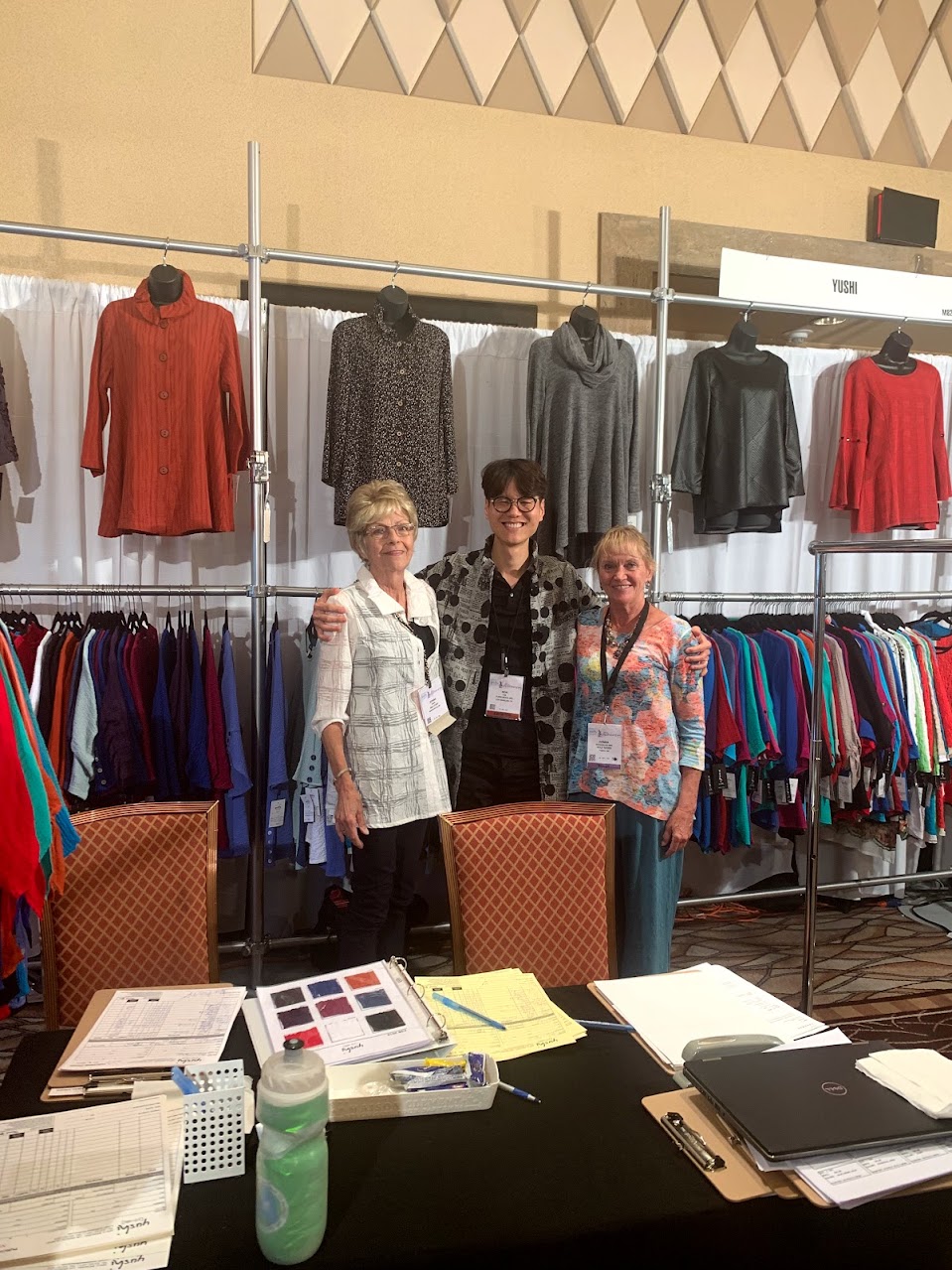 Donnas and Noa in Vegas fashion show